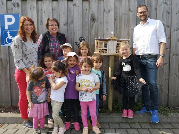 Insektenhotels fr den Kindergarten "Auf der Rthe"