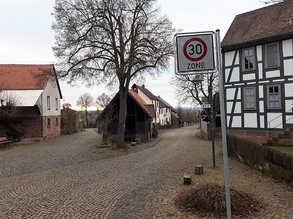 6_Tempo 30 Bild Gierweg