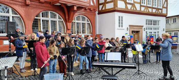 16_Kirchhain Bunt und Weltoffen