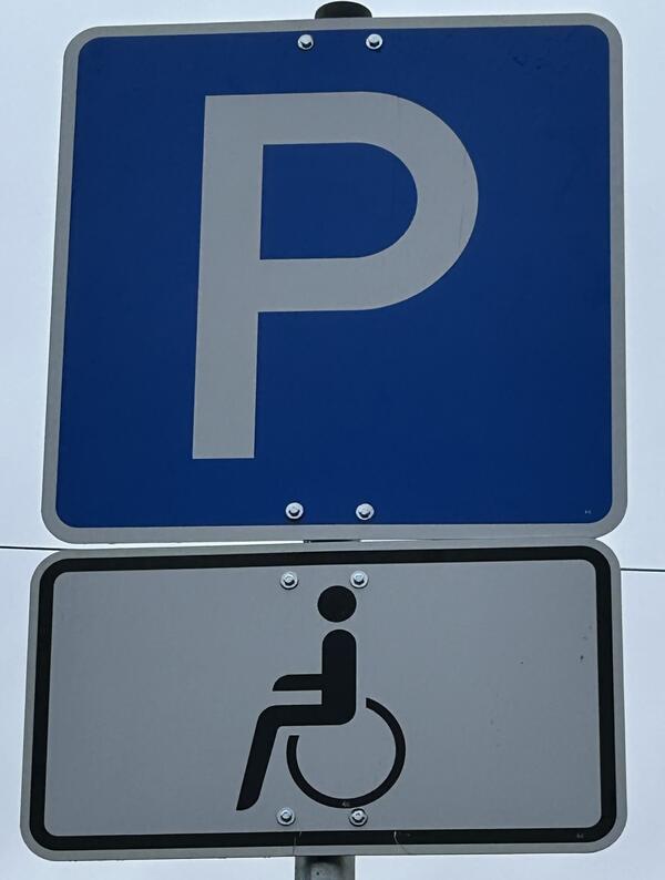Behindertenparken - Parkschild